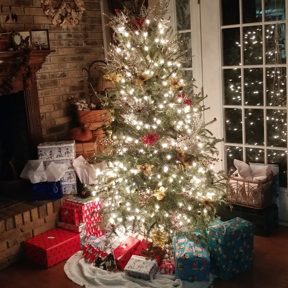 Welcome to my closet πΏπΉ - Picture 3 of 5